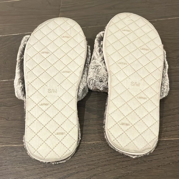 Fluffy slippers - Picture 4 of 4